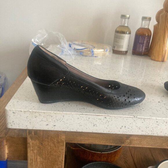 Hush Puppies Black Wedges - Picture 4 of 7